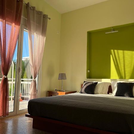 Athens Riviera: 2 Bed / 3' Walk From The Beach Ajía Marína Kültér fotó