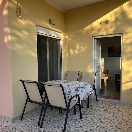 Athens Riviera: 2 Bed / 3' Walk From The Beach Ajía Marína Kültér fotó