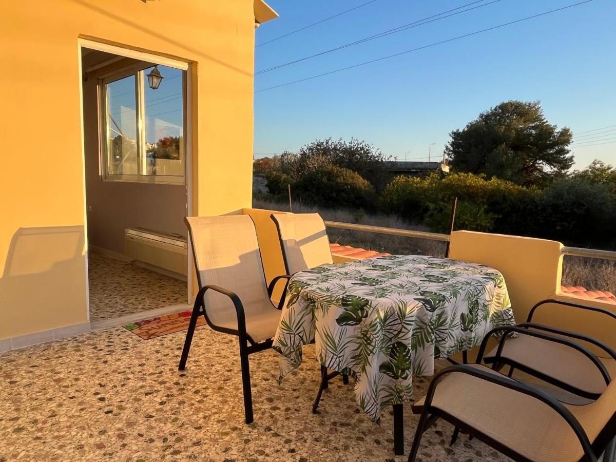 Athens Riviera: 2 Bed / 3' Walk From The Beach Ajía Marína Kültér fotó
