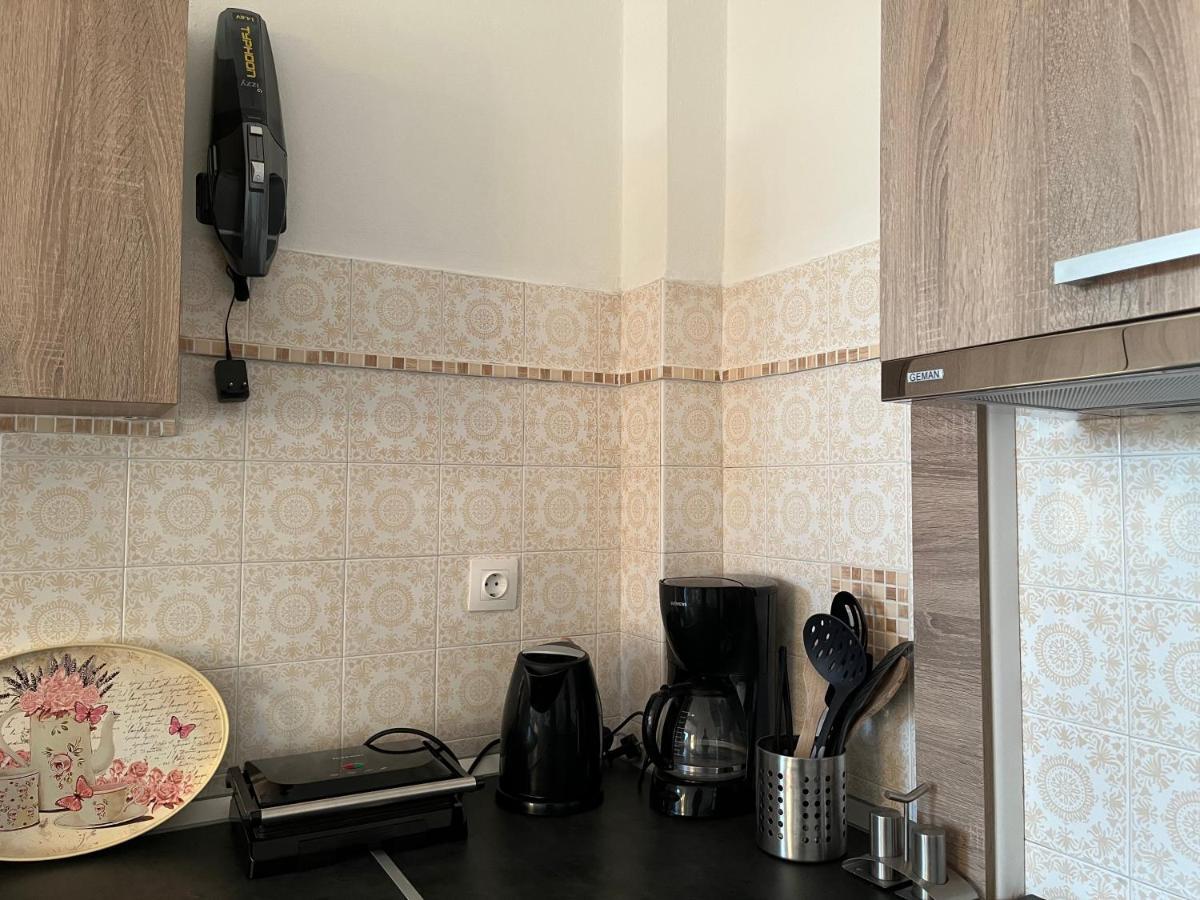 Athens Riviera: 2 Bed / 3' Walk From The Beach Ajía Marína Kültér fotó