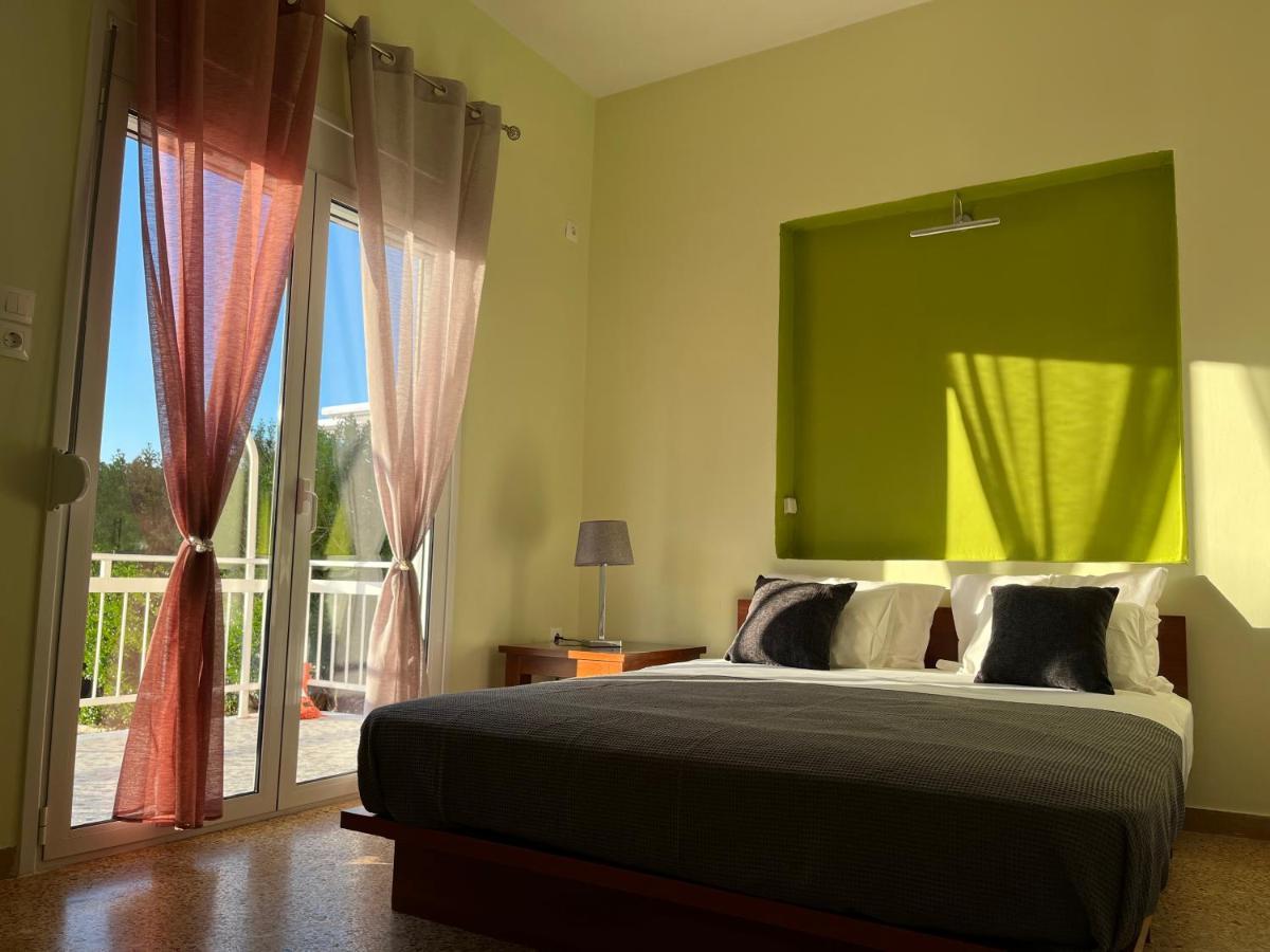 Athens Riviera: 2 Bed / 3' Walk From The Beach Ajía Marína Kültér fotó